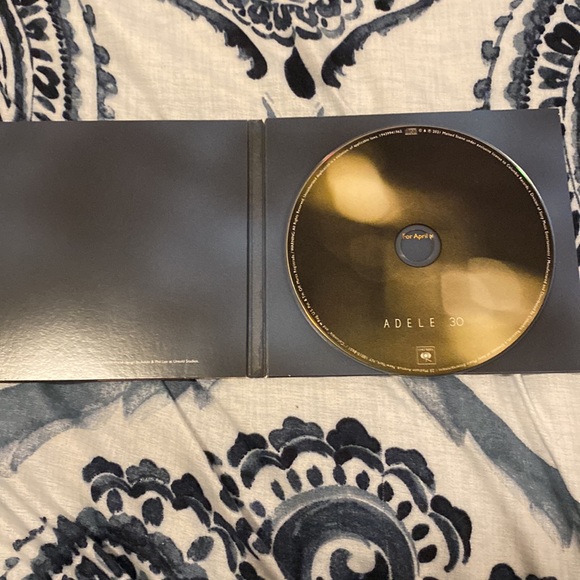 30 CD - Picture 2 of 2